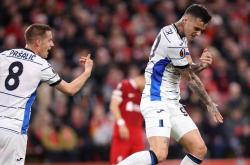 足球直播-关键一球致胜，球队锁定胜局