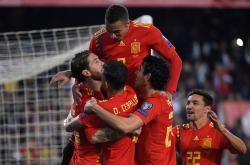 足球直播吧-西班牙大胜希腊，获得欧洲杯预选赛小组头名的简单介绍