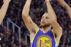 足球直播在线观看免费-赛场风云！球员展现实力夺得胜利