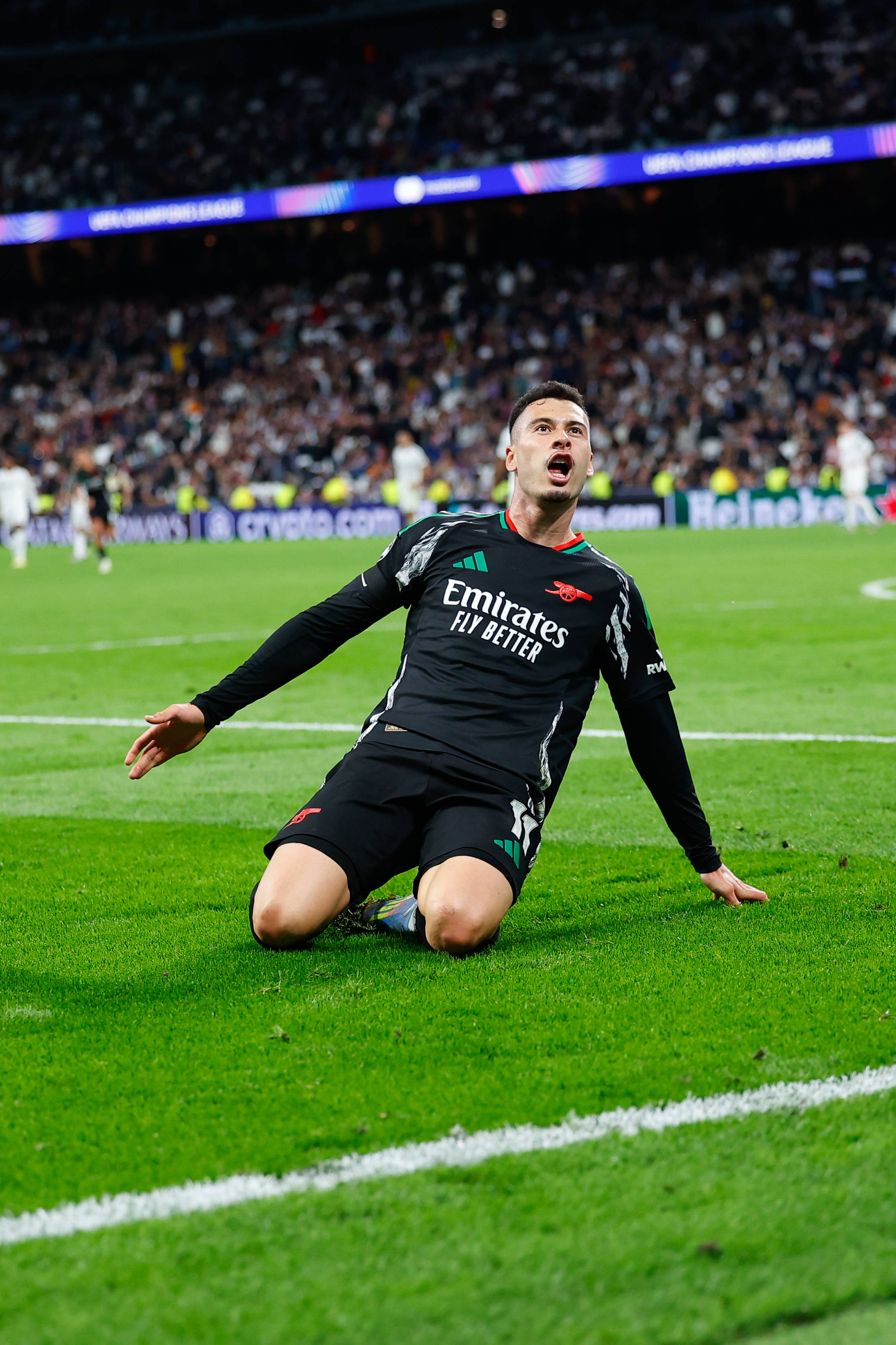 阿森纳客场绝杀伯恩利，豪取三分完成逆转