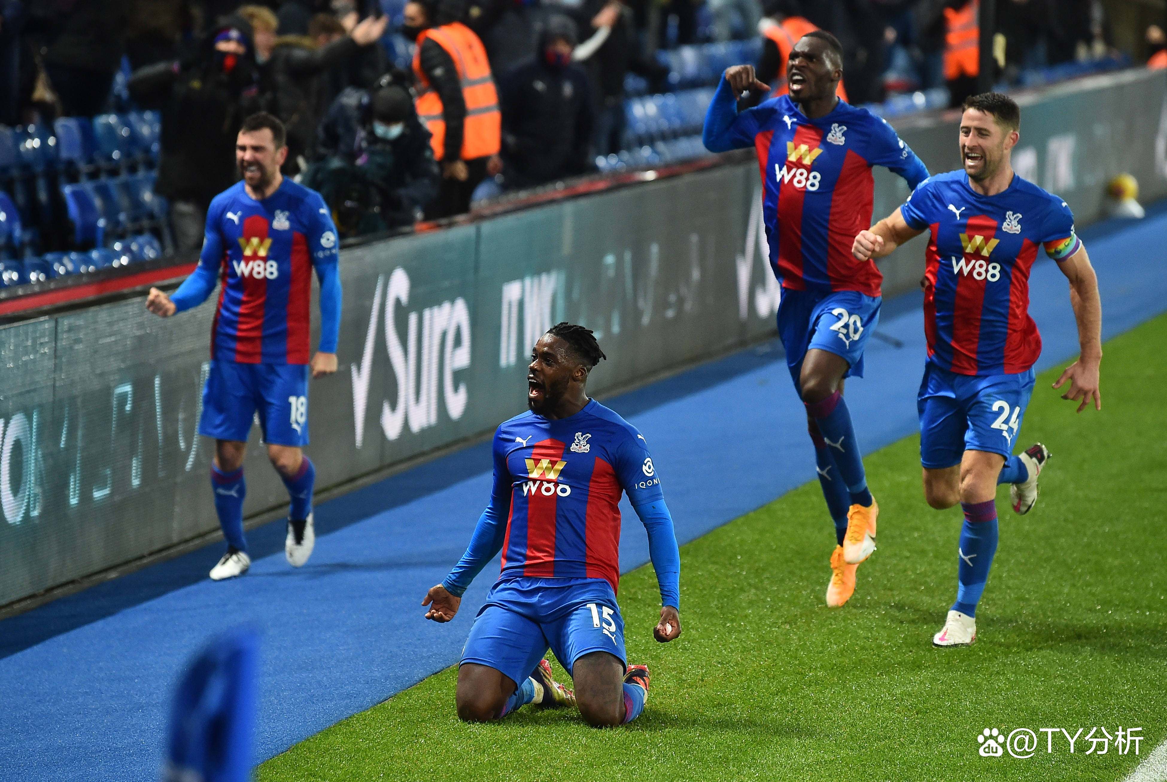 利物浦中场发挥出色,掌控比赛节奏 利物浦中场发挥出色,掌控比赛节奏