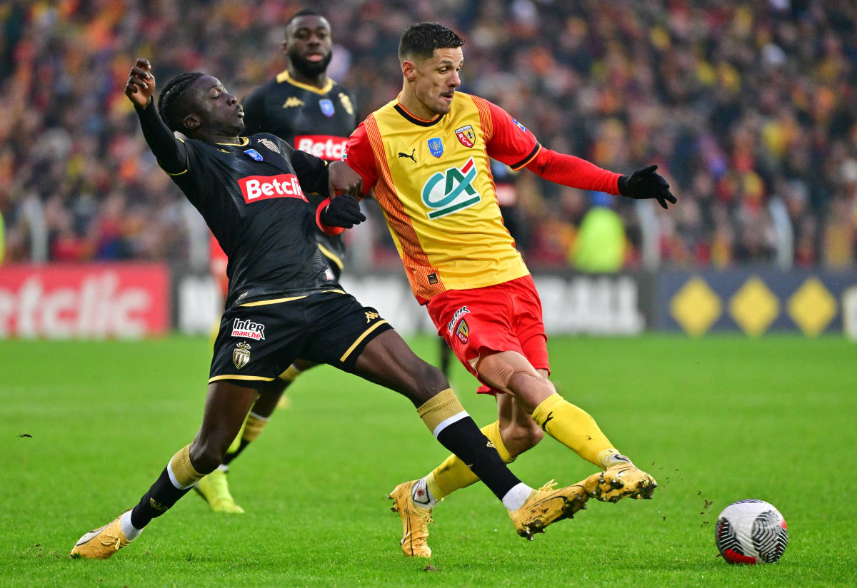 关于摩纳哥主场逼平斯特拉斯堡，守住不败纪录的信息