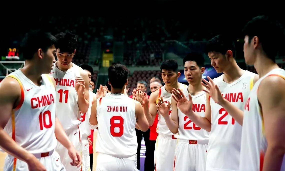 江苏男篮全面压制北京队,胜出晋级 江苏男篮全面压制北京队,胜出晋级