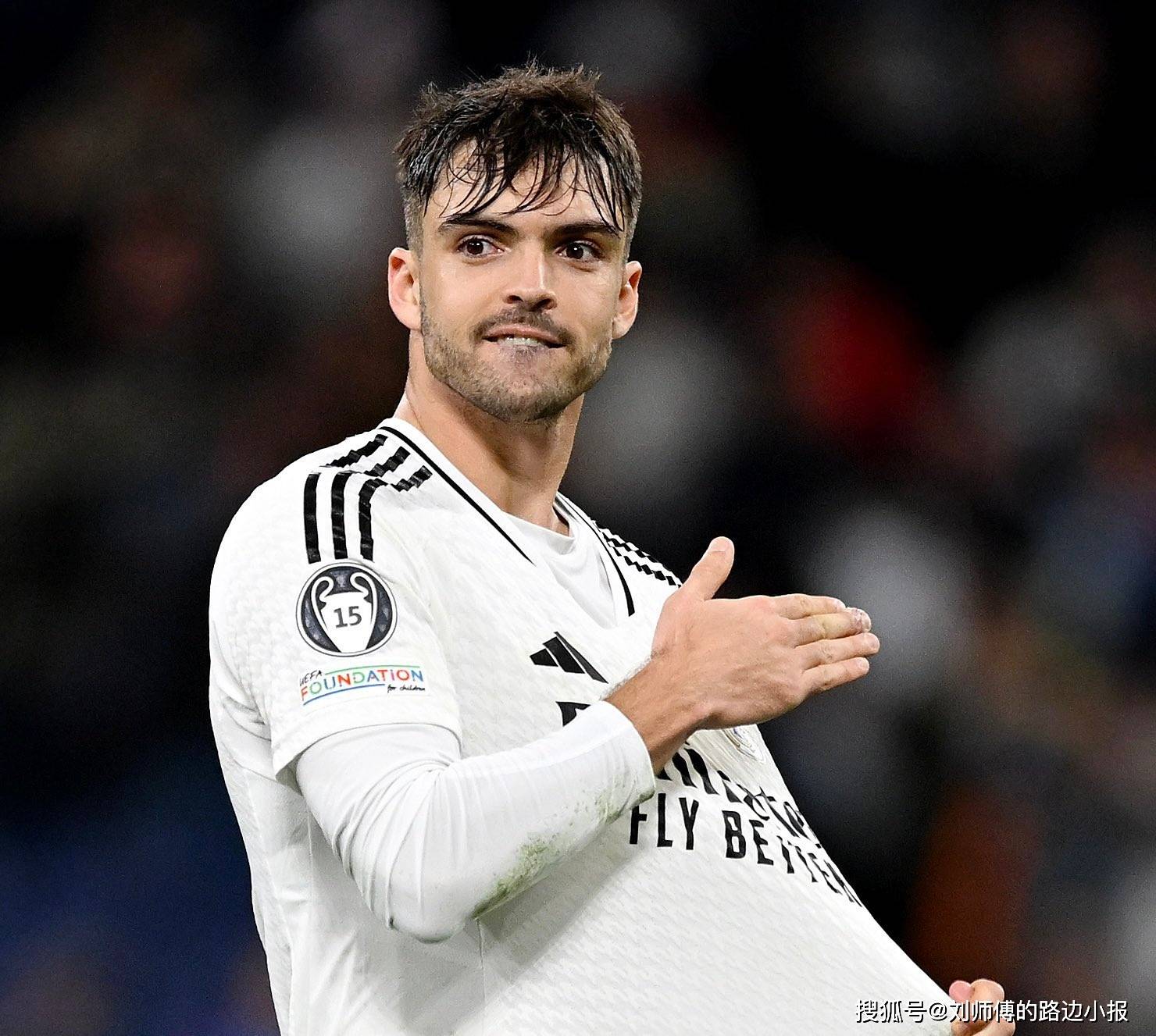 包含皇家马德里宣布球员集体续约,展现团结力量的词条 包含皇家马德里宣布球员集体续约,展现团结力量的词条