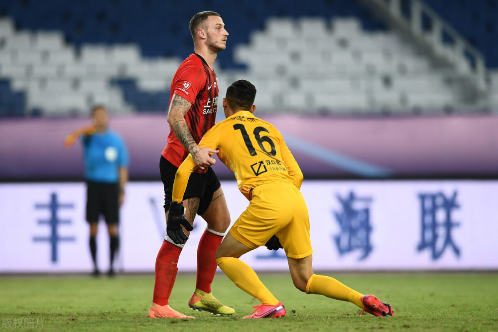 关键一球致胜,球队锁定胜局 关键一球致胜,球队锁定胜局