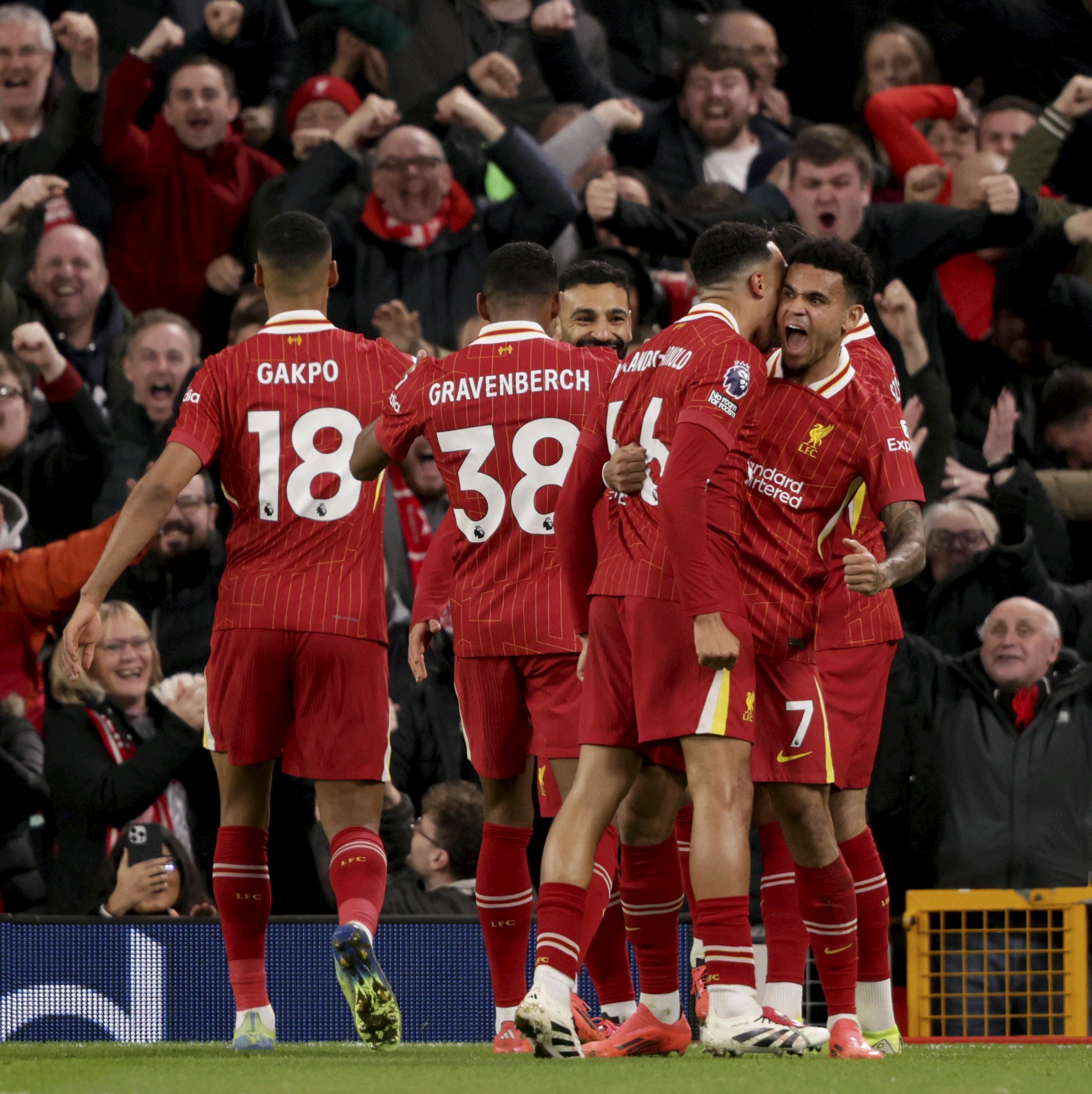 利物浦球员默契火爆,团队合作精神高涨的简单介绍 利物浦球员默契火爆,团队合作精神高涨的简单介绍