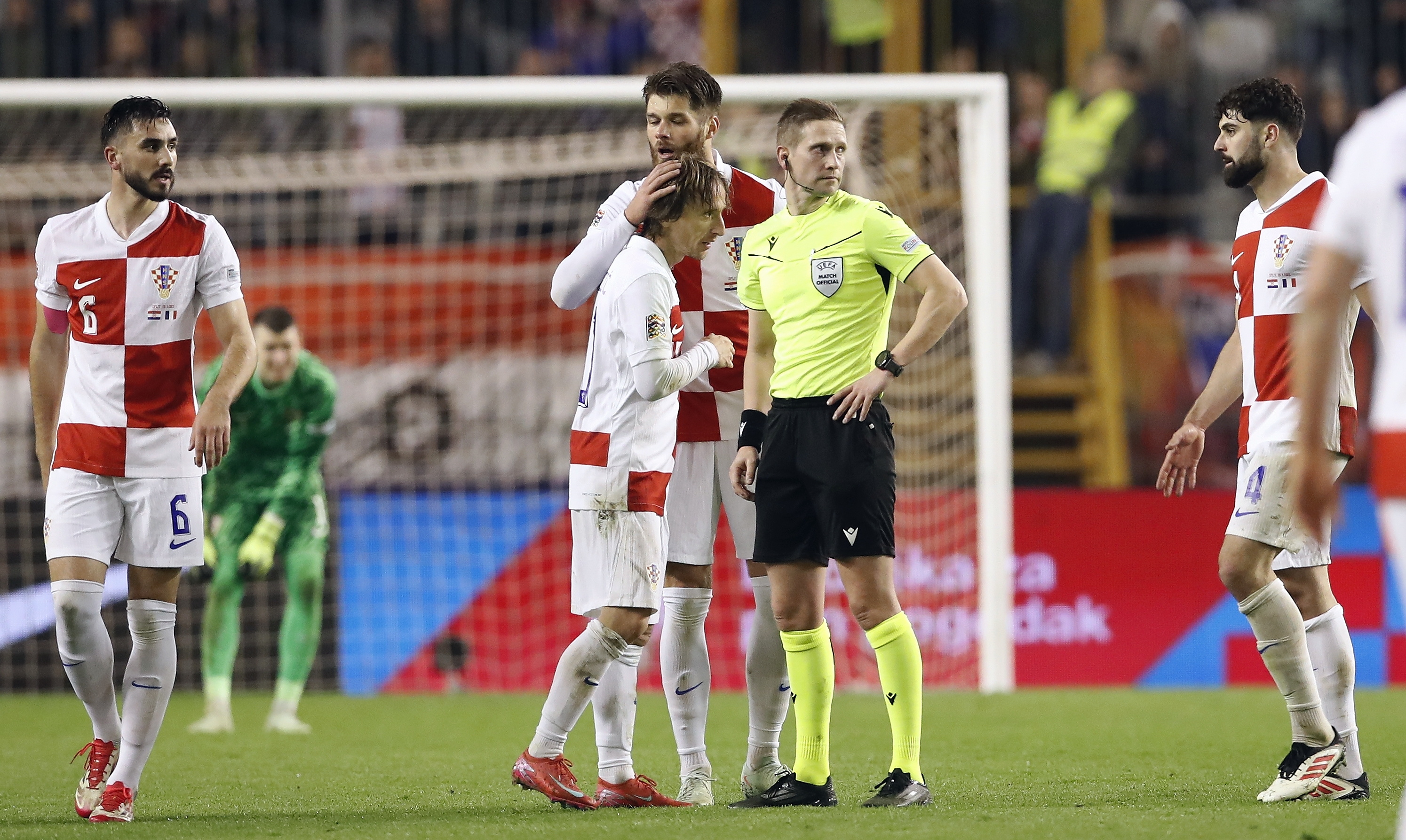 克罗地亚憾负英格兰,欧预赛征程终结 克罗地亚憾负英格兰,欧预赛征程终结