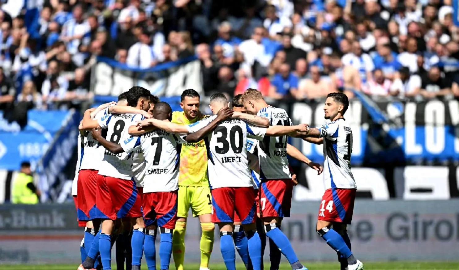 纽伦堡队在德甲交战中大获全胜