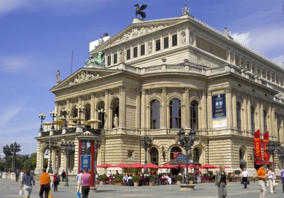 法兰克福客场征战，积累宝贵经验的简单介绍