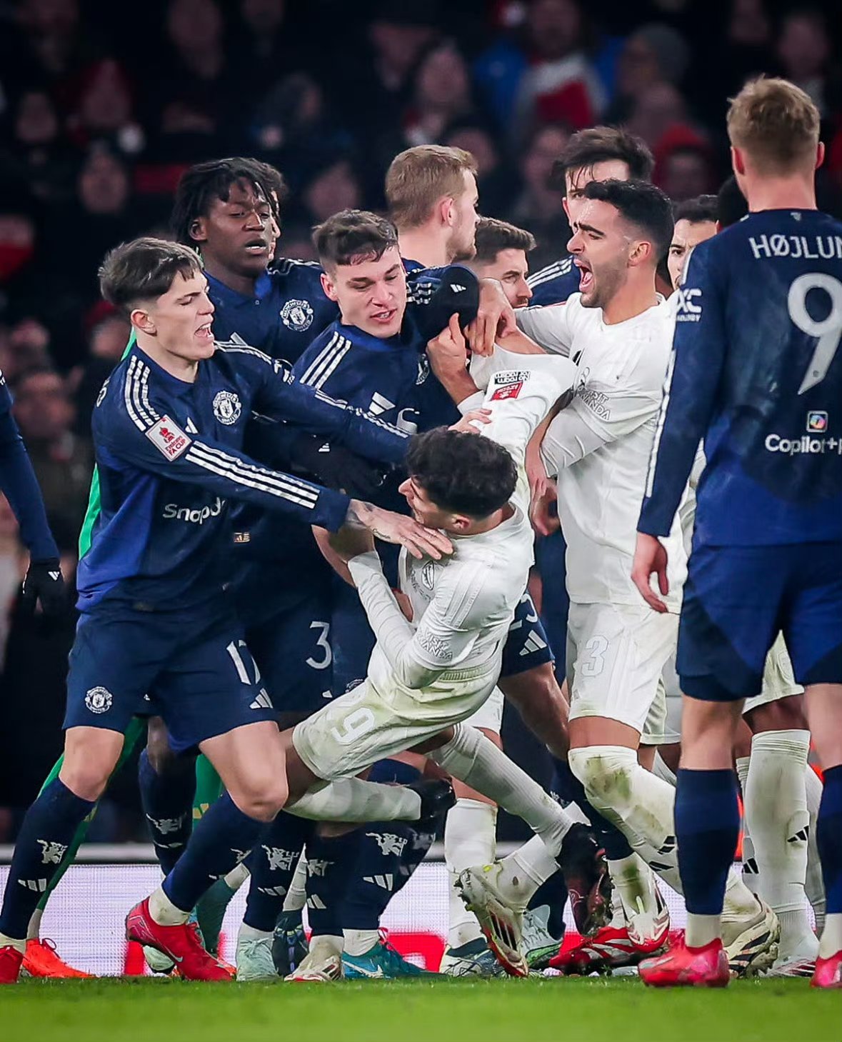 关于马德里竞技鏖战阿森纳,布鲁诺·费尔南德斯统治全场的信息 关于马德里竞技鏖战阿森纳,布鲁诺·费尔南德斯统治全场的信息