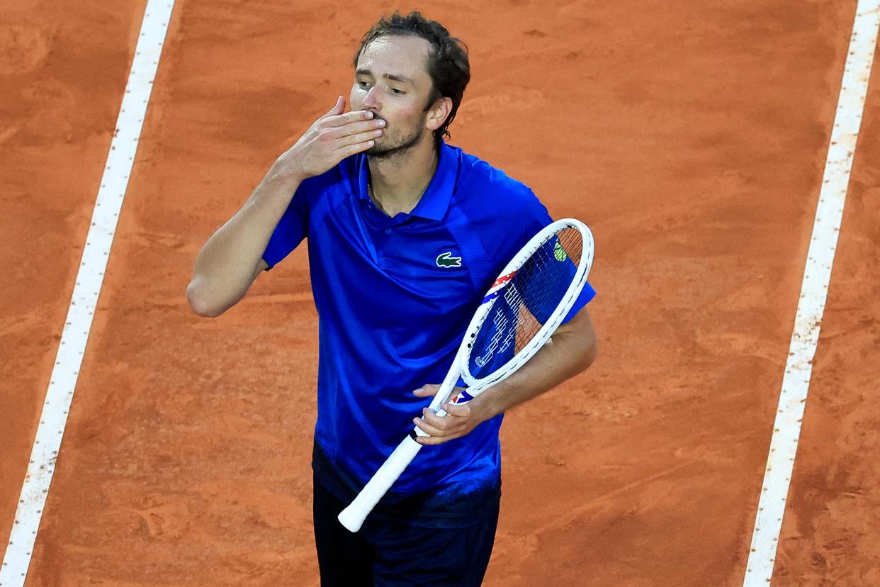 美国网球队碾压日本网球队,梅德韦杰夫制霸全场的简单介绍 美国网球队碾压日本网球队,梅德韦杰夫制霸全场的简单介绍